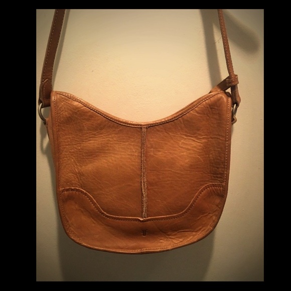 Frye Handbags - EUC FRYE Cara Saddle Bag